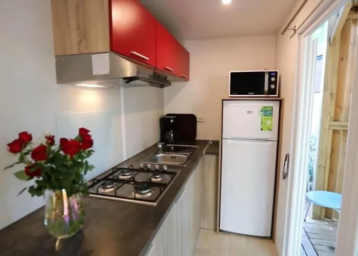 Κάμπινγκ 3 Etoiles - Piscine - Ccbeegd